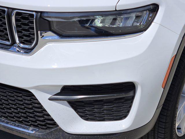 Certified 2024 Jeep Grand Cherokee Laredo X w/ Luxury Tech Group I AWD/4WD image 9
