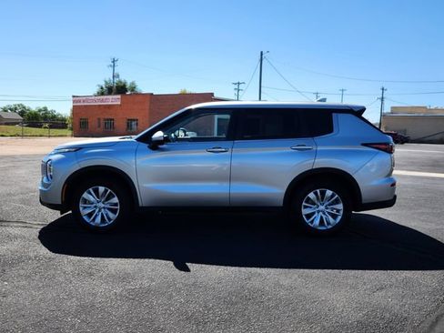 Used 2025 Mitsubishi Outlander ES AWD/4WD image 6