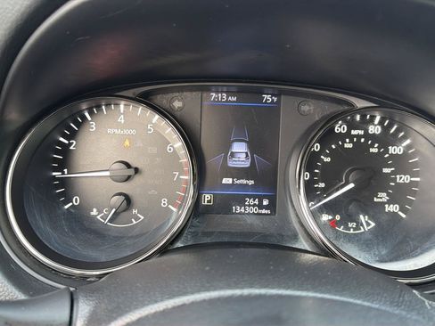 Used 2019 Nissan Rogue SV FWD image 6