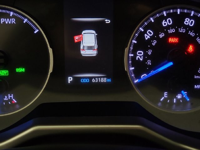 Used 2021 Toyota RAV4 XLE AWD/4WD image 2