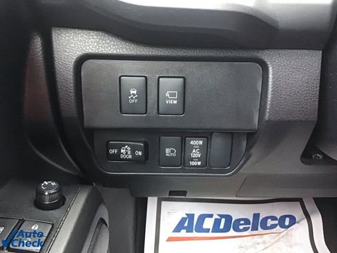 Used 2023 Toyota Tacoma TRD Off-Road image 33