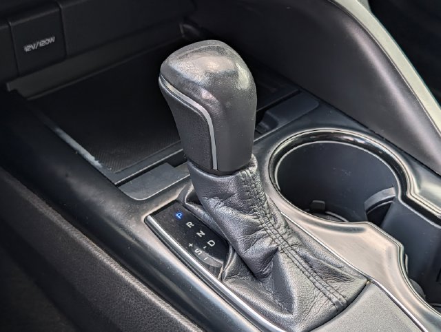 Used 2020 Toyota Camry SE FWD image 18