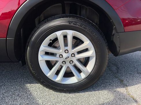 Used 2015 Ford Explorer XLT w/ Equipment Group 202B AWD/4WD image 43