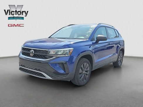 Used 2024 Volkswagen Taos S w/ MDO Package FWD image 3