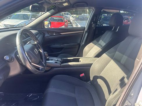 Used 2017 Honda Civic Sport image 9
