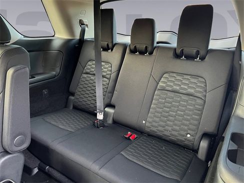 Used 2022 Nissan Pathfinder SV w/ SV Premium Package image 16