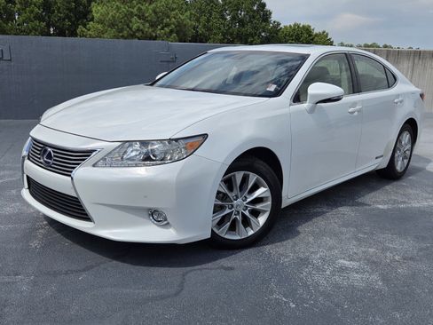 Used 2014 Lexus ES 300h w/ Luxury Package w/Bamboo Trim FWD image 1