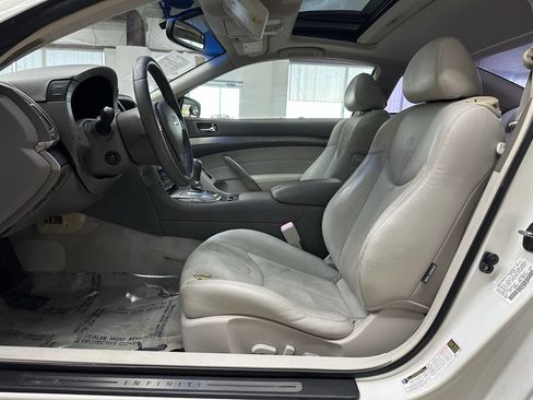 Used 2011 INFINITI G37 Journey w/ Premium Pkg image 11