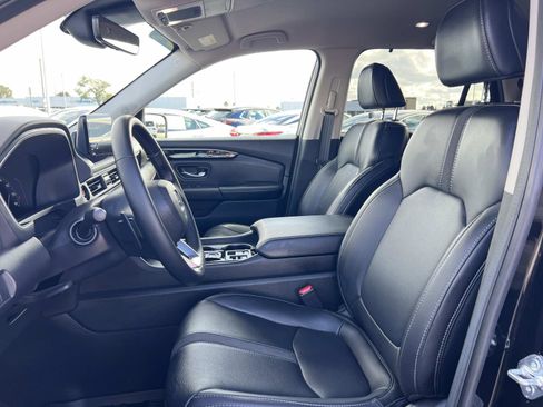 Used 2025 Honda Pilot EX-L image 19