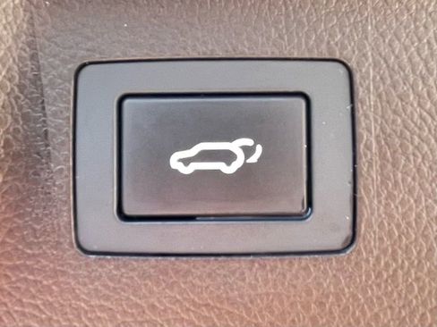 Used 2017 Hyundai Santa Fe Sport w/ Cargo Package FWD image 14