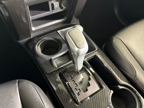 Used 2022 Toyota 4Runner TRD Off-Road Premium AWD/4WD image 37