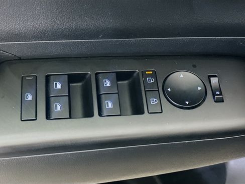 Used 2024 Hyundai Kona SEL AWD/4WD image 15