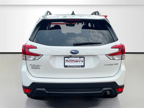 Used 2024 Subaru Forester Premium image 6