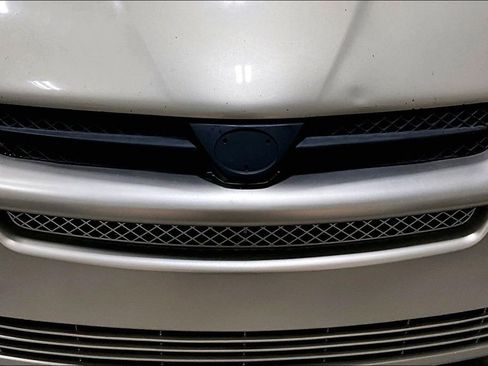 Used 2004 Toyota Sienna XLE image 28