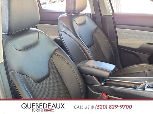 Used 2022 Jeep Compass Latitude FWD image 25
