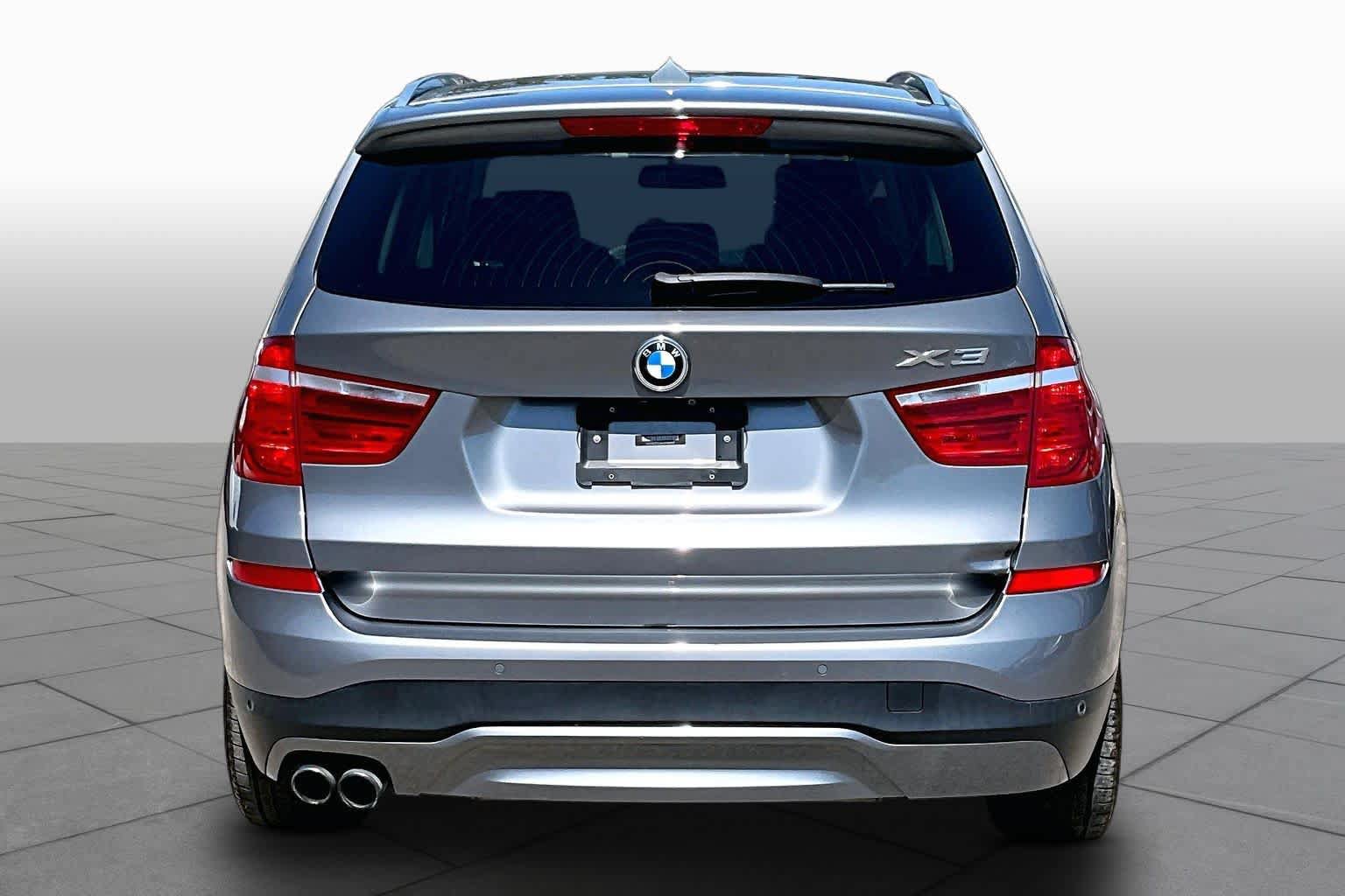 Used 2017 BMW X3 sDrive28i RWD image 3