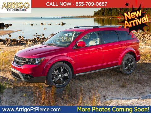 Used 2020 Dodge Journey SE FWD image 1