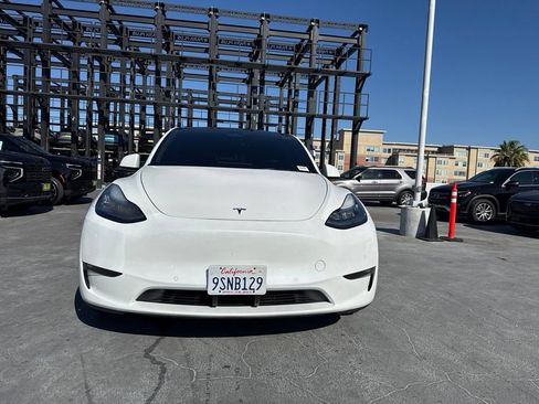 Used 2021 Tesla Model Y Long Range AWD/4WD image 2