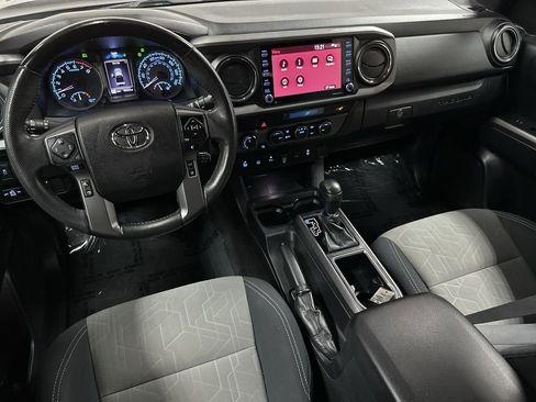 Used 2021 Toyota Tacoma TRD Off-Road w/ Technology Package AWD/4WD image 13