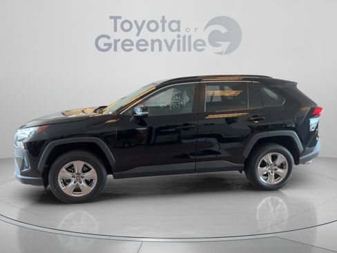 Used 2022 Toyota RAV4 XLE FWD image 2