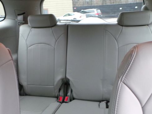 Used 2014 Buick Enclave Leather image 28