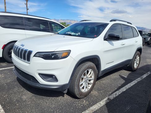 Used 2022 Jeep Cherokee Latitude Lux w/ Mopar Interior Package AWD/4WD image 21