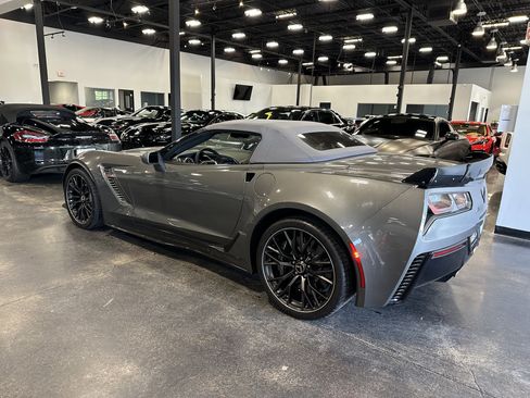 Used 2015 Chevrolet Corvette Z06 w/ 3LZ Preferred Equipment Group RWD image 3
