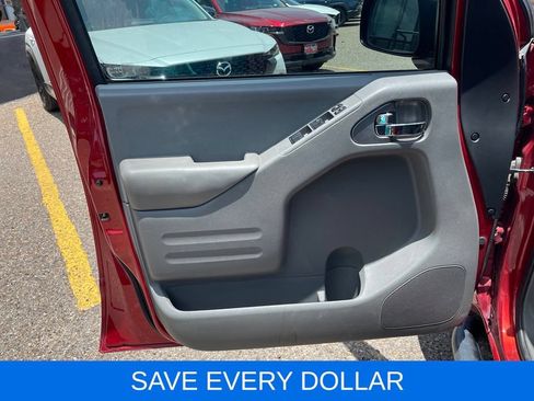 Used 2015 Nissan Frontier SV w/ SV Value Truck Package RWD image 12