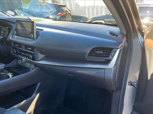 Certified 2023 Nissan Rogue SV image 13