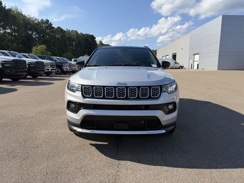 Certified 2025 Jeep Compass Limited AWD/4WD image 2