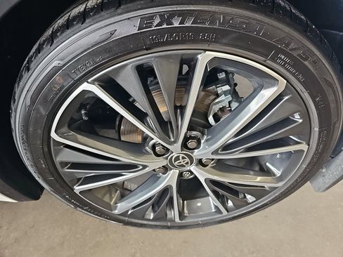 Used 2024 Toyota Prius XLE image 32