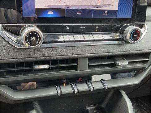 Used 2023 Chevrolet Colorado W/T image 32