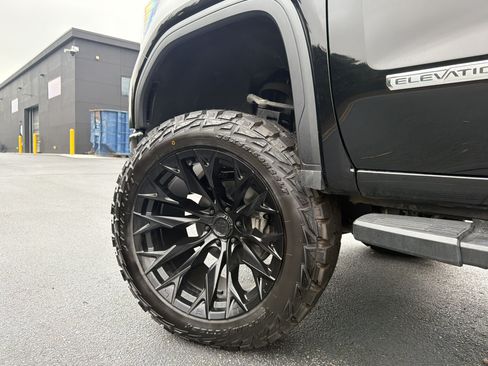 Used 2023 GMC Sierra 1500 Elevation w/ Preferred Package AWD/4WD image 16