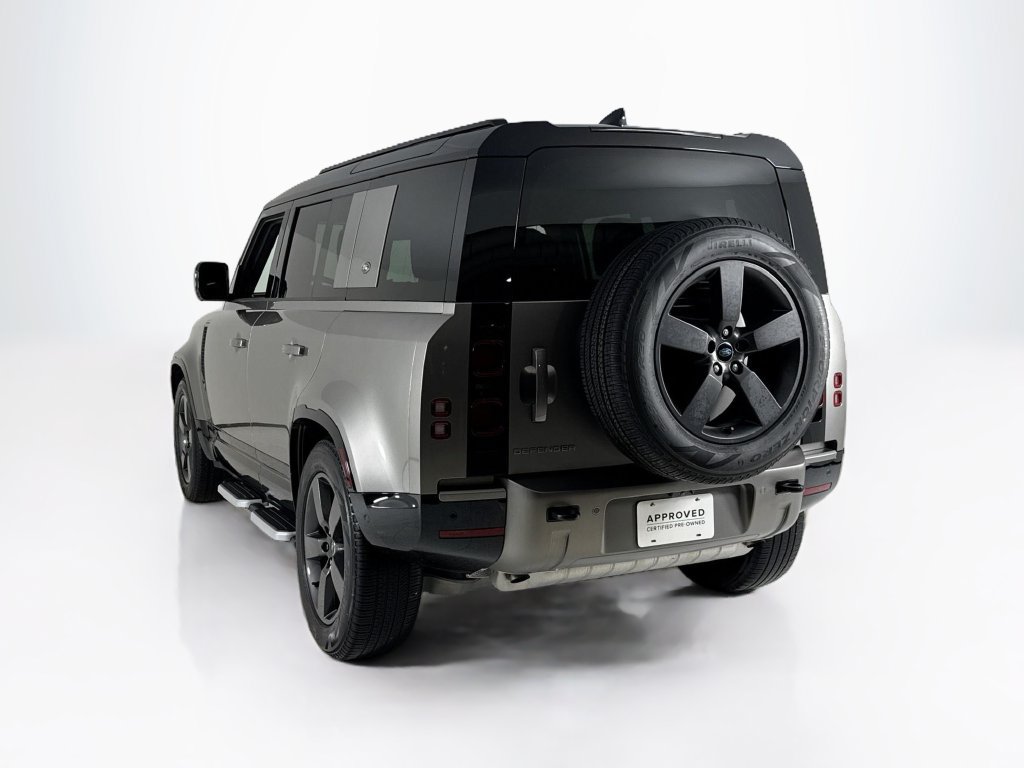 Used 2024 Land Rover Defender 110 X-Dynamic SE AWD/4WD image 3