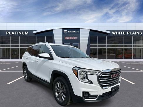 Used 2023 GMC Terrain SLT image 1