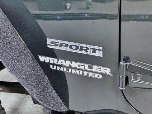Used 2012 Jeep Wrangler Unlimited Sport w/ Connectivity Group AWD/4WD image 10