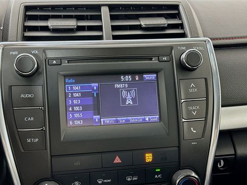 Used 2016 Toyota Camry SE FWD image 15