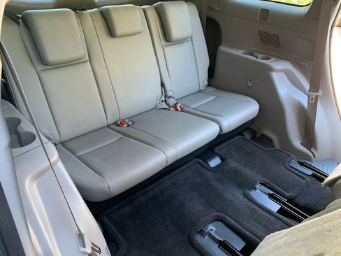 Used 2018 Toyota Highlander XLE FWD image 38