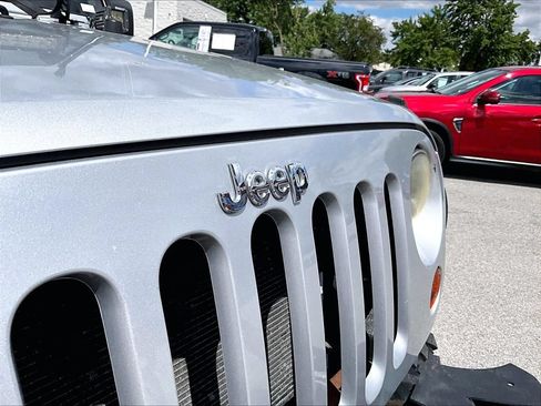 Used 2011 Jeep Wrangler Sport AWD/4WD image 9