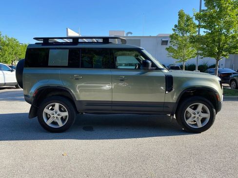 Used 2021 Land Rover Defender 110 SE AWD/4WD image 8
