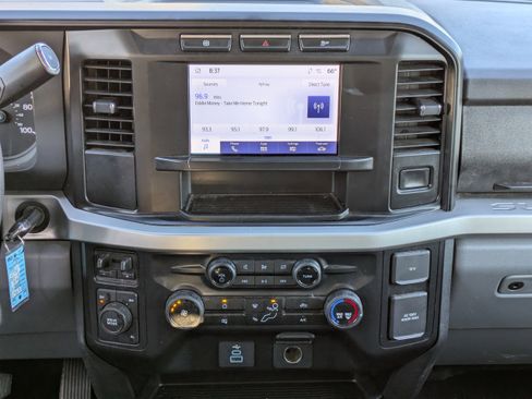 Used 2024 Ford F350 XLT image 19