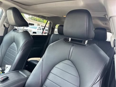 Used 2021 Toyota Highlander XLE FWD image 25
