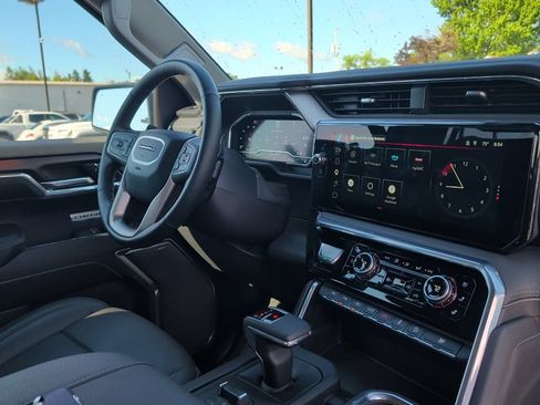 Used 2024 GMC Sierra 1500 Denali AWD/4WD image 7