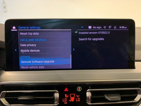Used 2023 BMW X4 xDrive30i w/ M Sport Package AWD/4WD image 36