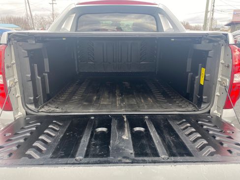 Used 2013 Chevrolet Avalanche LTZ image 19