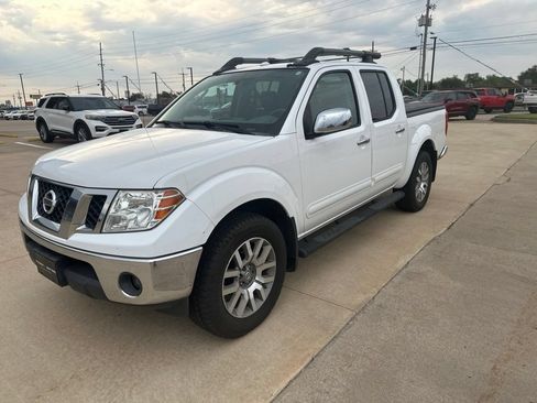 Used 2011 Nissan Frontier SL AWD/4WD image 26