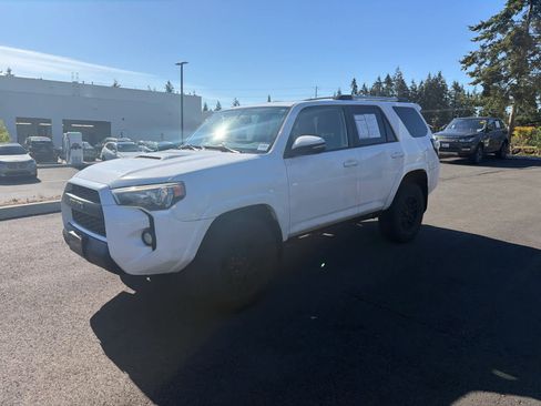 Used 2016 Toyota 4Runner Trail Premium AWD/4WD image 3