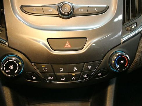 Used 2018 Chevrolet Cruze LT w/ RS Package FWD image 25