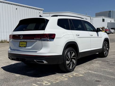 Used 2024 Volkswagen Atlas SE image 7