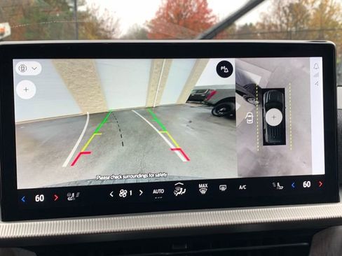 Certified 2025 Ford Explorer Platinum image 36